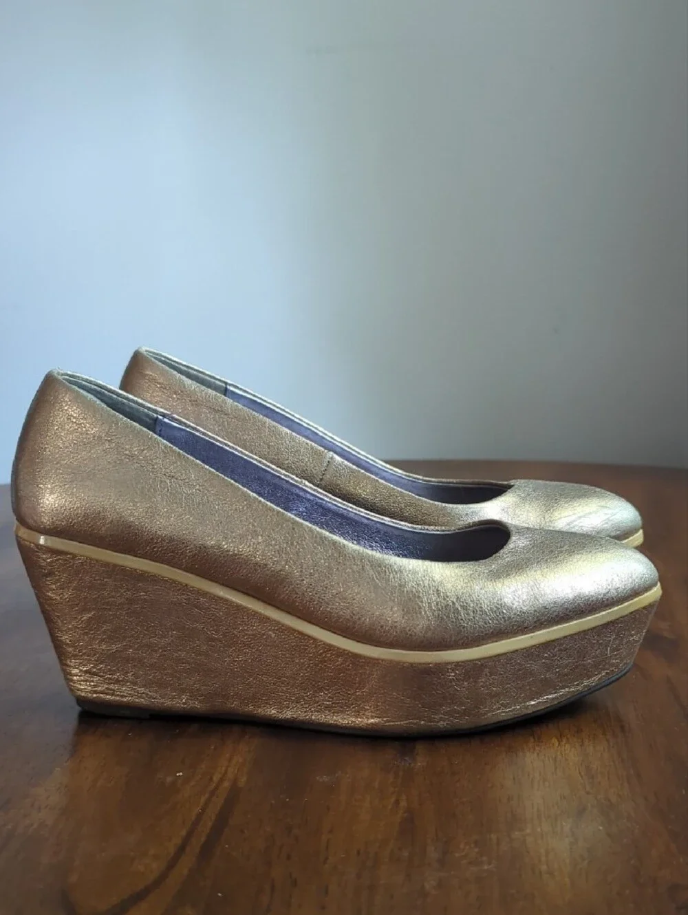 Anthropologie Pilcro Gold Wedges Metallic size 7